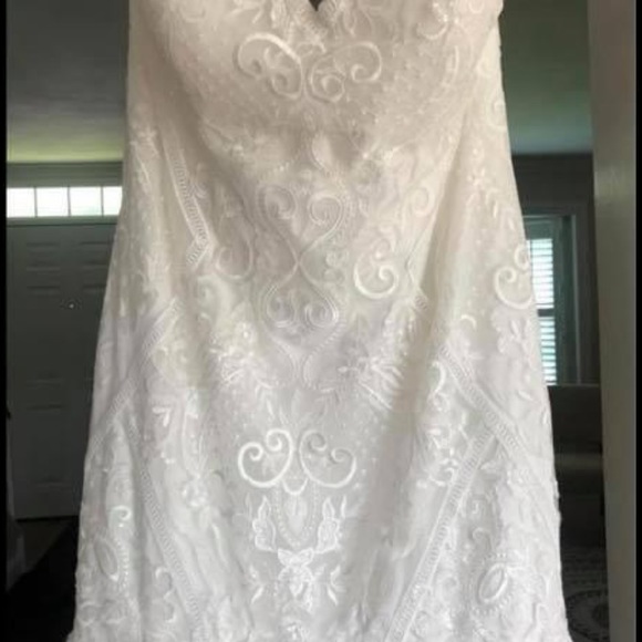 Never worn or altered. - Picture 5 of 5